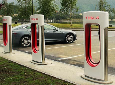 Tesla построит в Шанхае крупнейшую заправку для электромобилей